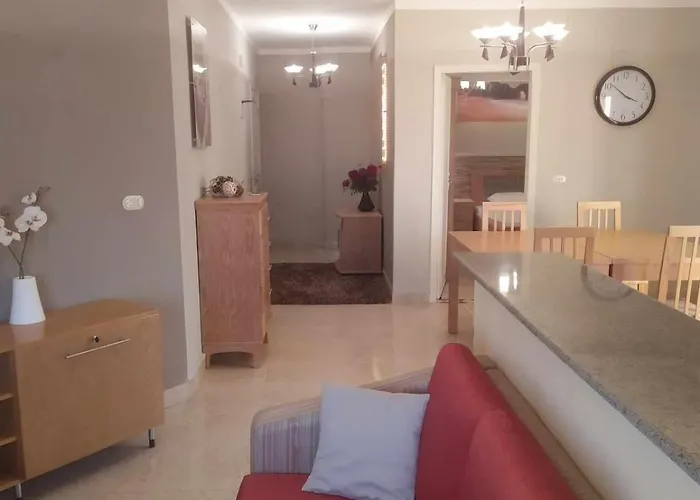 Апартаменты Cozy With Red Sea View